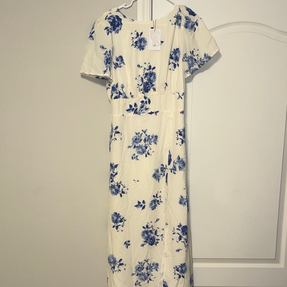 Sugarlips Blue Floral Cream Maxi Dress